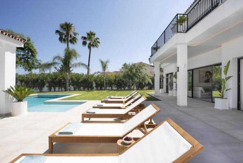 5 chambre Villa/Maison à vendre à Nueva Andalucia avec piscine garage - 3 495 000 € (Ref: 8376696)