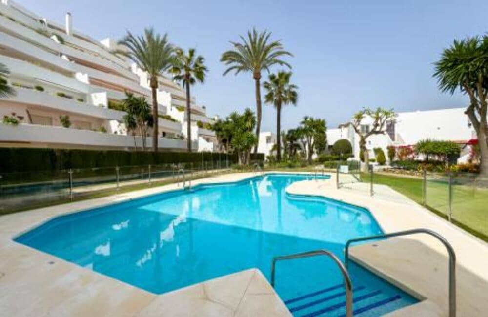 4 Zimmer Apartment zu verkaufen in Marbella mit Pool Garage - 780.000 € (Ref: 8376699)