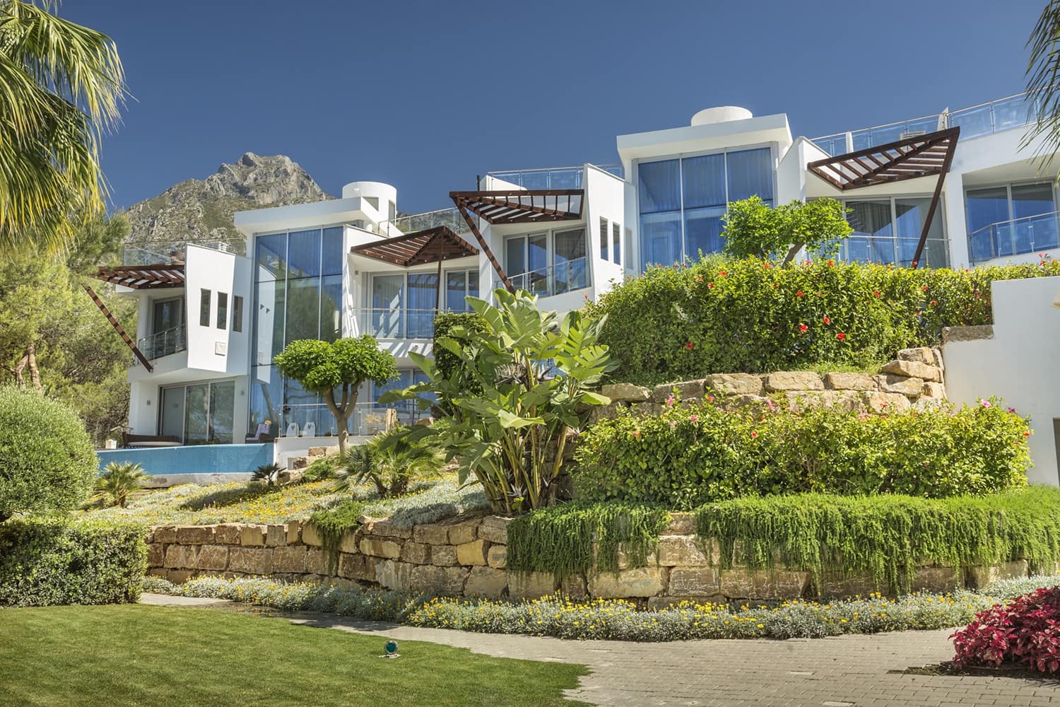 2 soveværelse Byhus til leje i Marbella med swimmingpool garage - € 6.000 (Ref: 8387898)