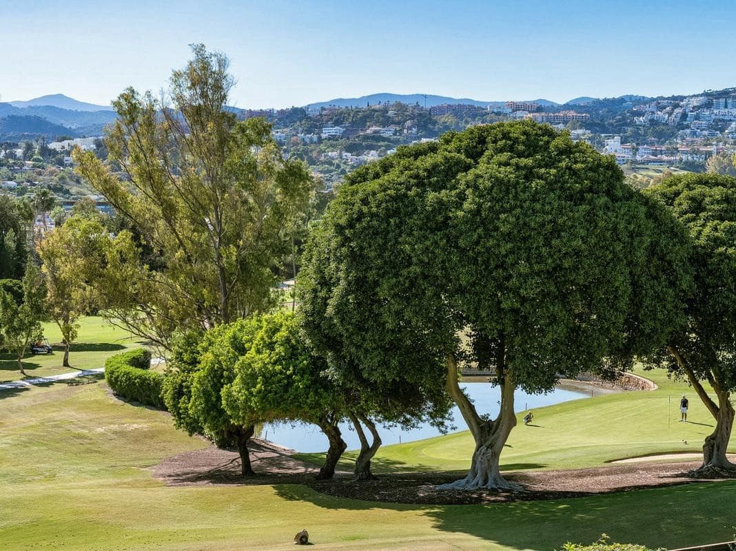 6 sovrum Villa för semesterbostäder i Nueva Andalucia med pool garage - 20 000 € (Ref: 8387900)