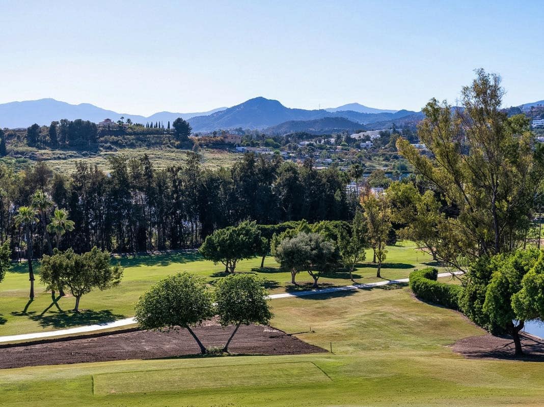 6 sovrum Villa för semesterbostäder i Nueva Andalucia med pool garage - 20 000 € (Ref: 8387900)