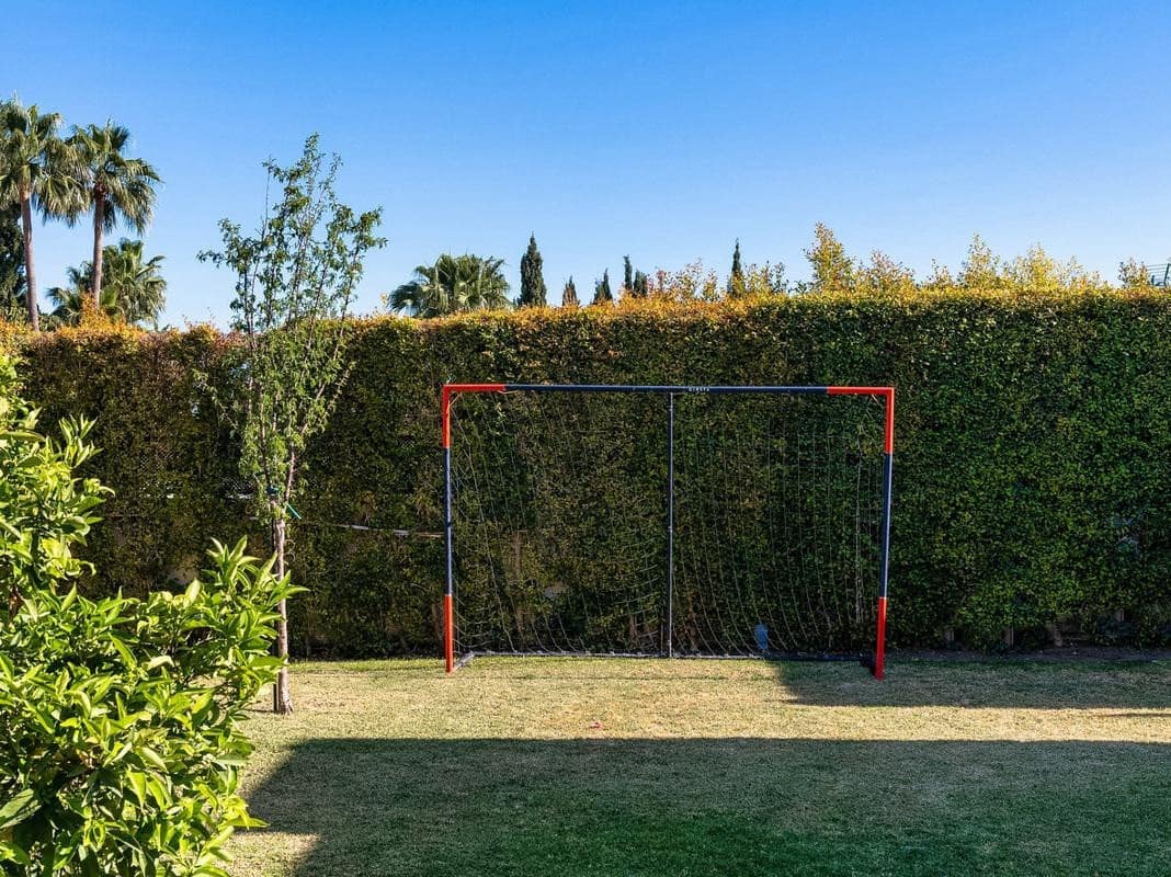 6 sovrum Villa för semesterbostäder i Nueva Andalucia med pool garage - 20 000 € (Ref: 8387900)