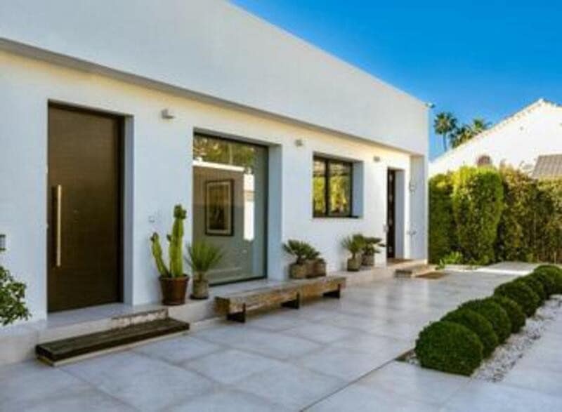 Villa/Maison de 6 chambres de location de vacances à Nueva Andalucia avec piscine garage - 20 000 € (Ref: 8387900)