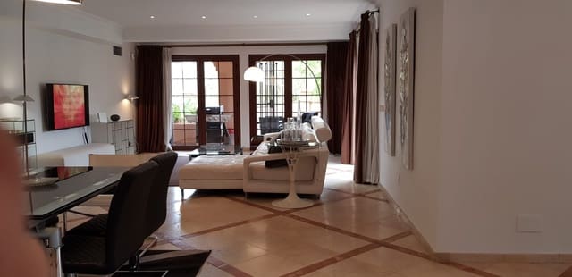 Chalet de 3 habitaciones en Costalita, Estepona en alquiler con piscina garaje - 6.000 € (Ref: 8387904)