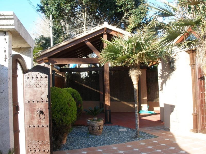 3 bedroom Villa for rent in Costalita with pool garage - € 6,500 (Ref: 8387904)