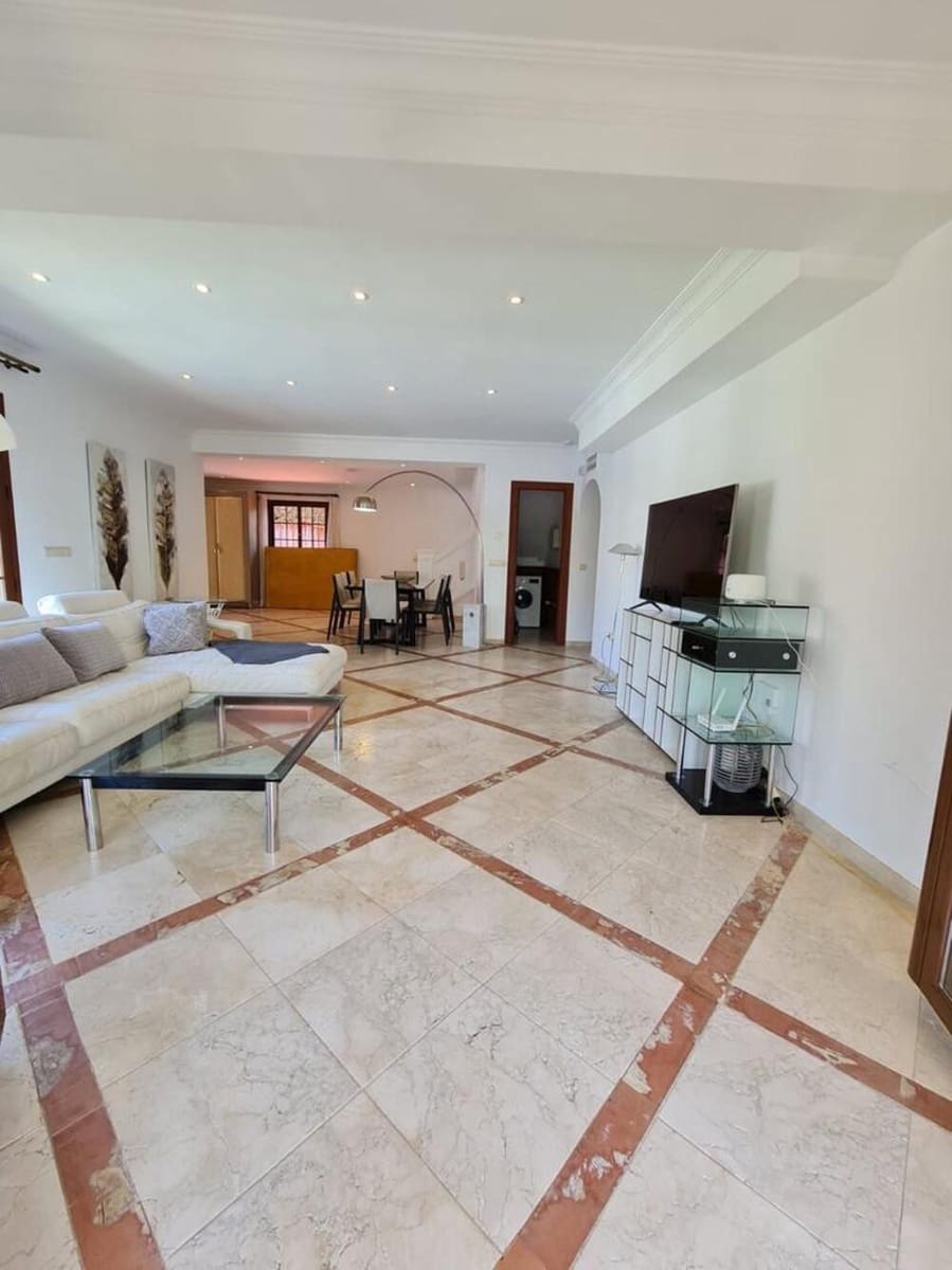 3 bedroom Villa for rent in Costalita with pool garage - € 6,500 (Ref: 8387904)