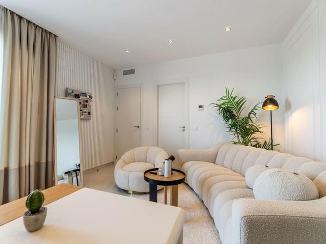 4 soveværelse Byhus til leje i Cancelada, Estepona med swimmingpool garage - € 6.500 (Ref: 8398214)