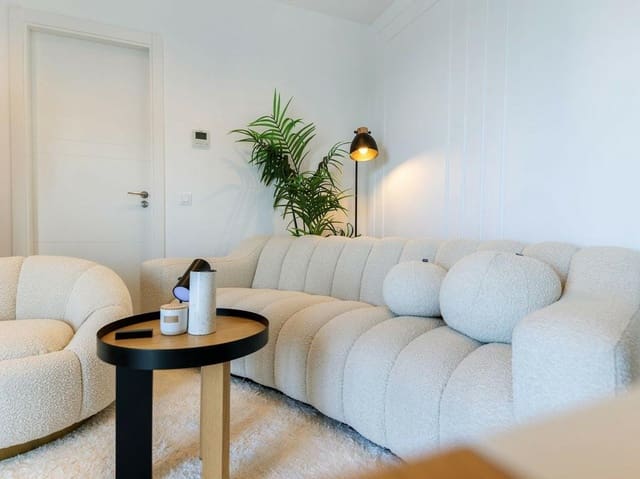 4 soveværelse Byhus til leje i Cancelada, Estepona med swimmingpool garage - € 6.500 (Ref: 8398214)