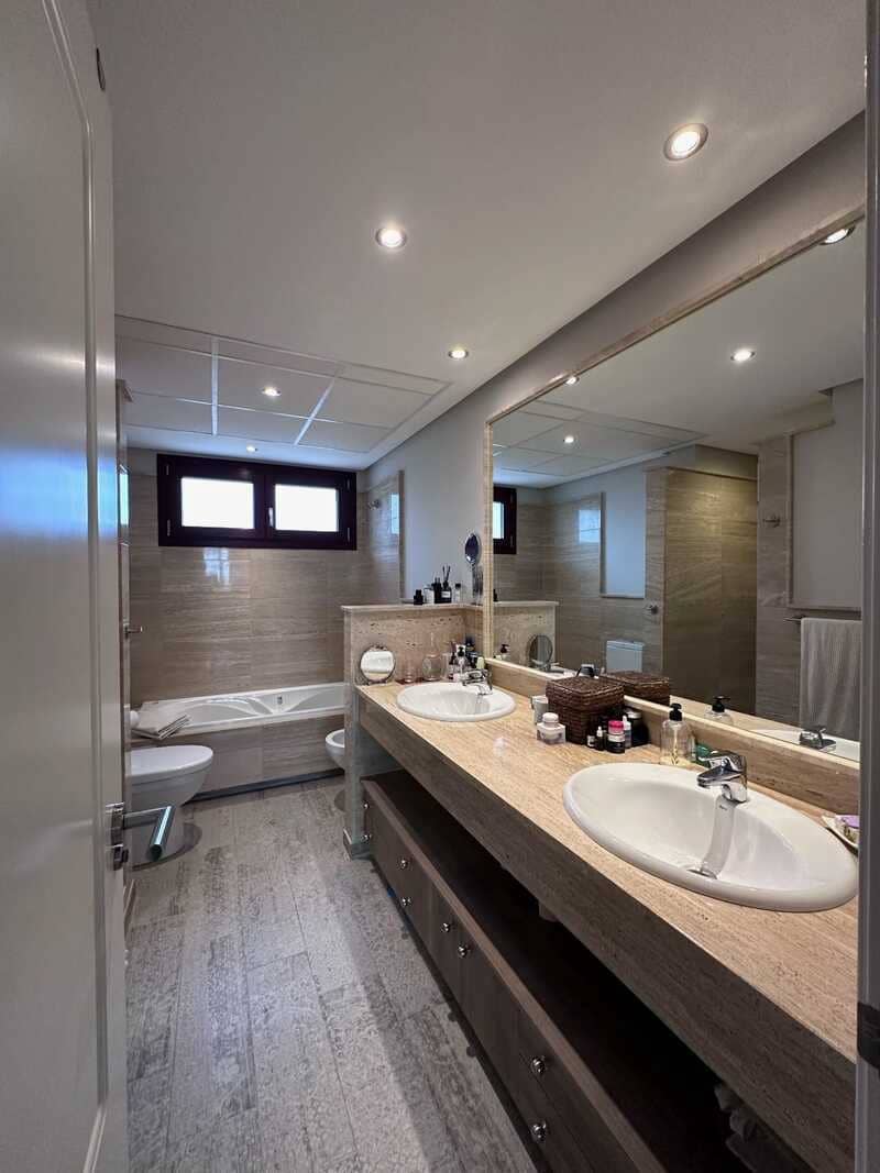 3 quarto Casa em Banda para venda em Benahavis com piscina garagem - 770 000 € (Ref: 8414983)