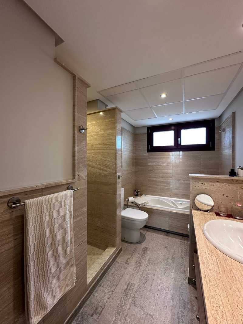 3 quarto Casa em Banda para venda em Benahavis com piscina garagem - 770 000 € (Ref: 8414983)