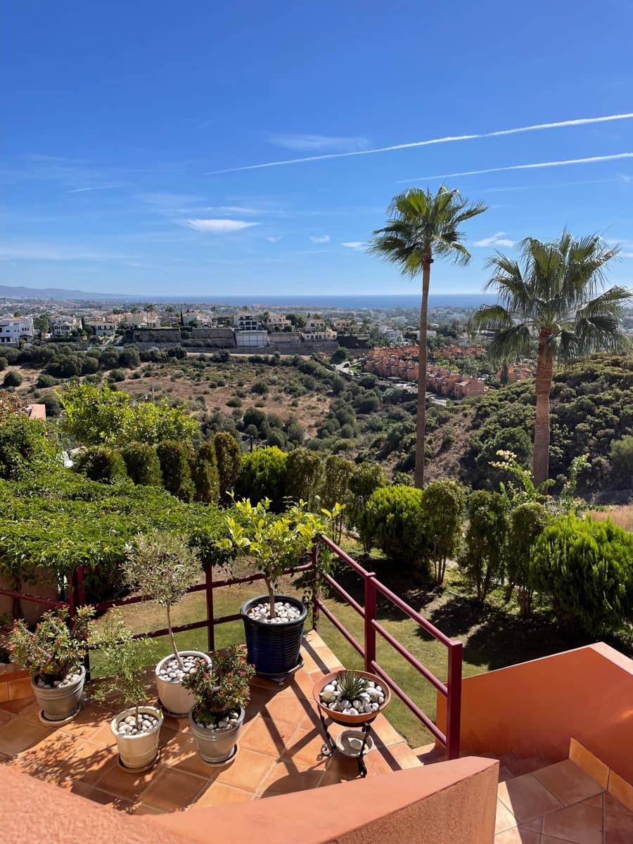 3 quarto Casa em Banda para venda em Benahavis com piscina garagem - 770 000 € (Ref: 8414983)