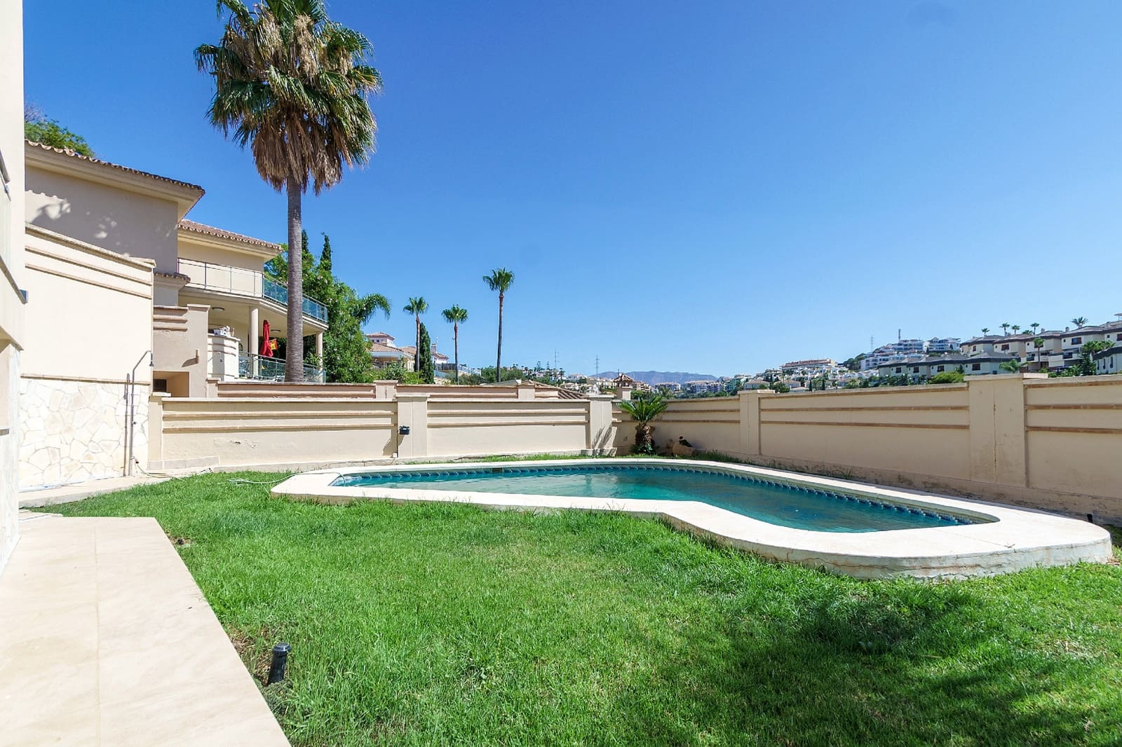 3 sovrum Villa att hyra i Riviera del Sol med pool garage - 3 800 € (Ref: 8420951)