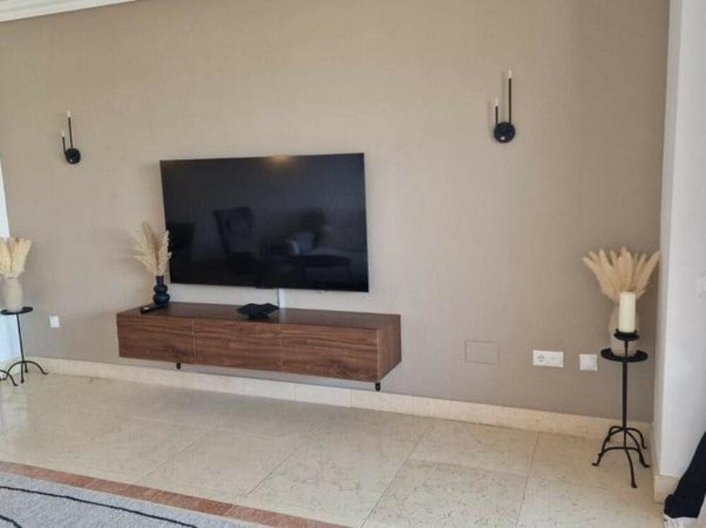 Appartement de 2 chambres à louer à Marbella avec piscine garage - 3 000 € (Ref: 8420952)