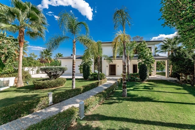 5 soveværelse Villa til salg i Los Naranjos, Marbella med swimmingpool garage - € 7.500.000 (Ref: 8420955)
