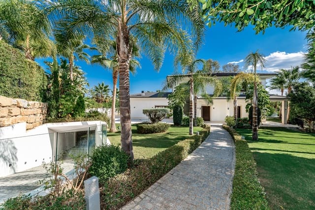 5 soveværelse Villa til salg i Los Naranjos, Marbella med swimmingpool garage - € 7.500.000 (Ref: 8420955)