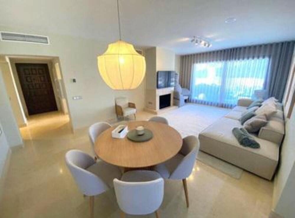 3 bedroom Penthouse for rent in Benahavis with pool - € 4,500 (Ref: 8432190)