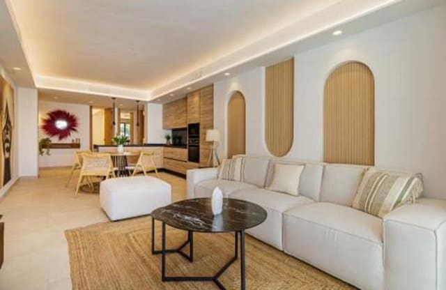3 makuuhuone Huoneisto myytävänä paikassa Nueva Andalucía Centro, Marbella mukana uima-altaan 
autotalli - 780 000 € (Ref: 8436560)