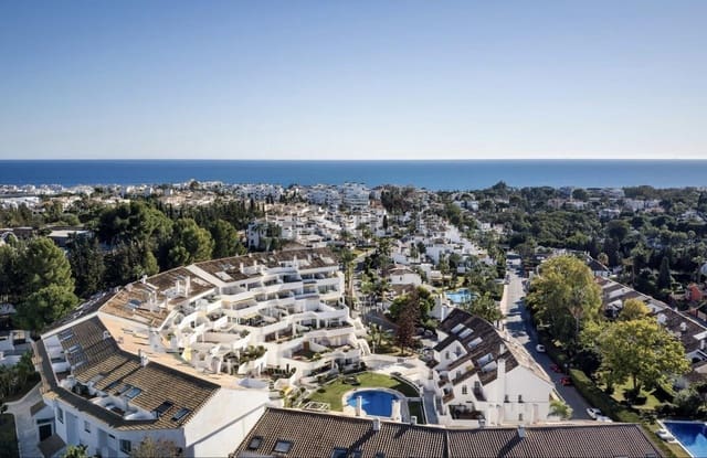 3 makuuhuone Huoneisto myytävänä paikassa Nueva Andalucía Centro, Marbella mukana uima-altaan 
autotalli - 780 000 € (Ref: 8436560)