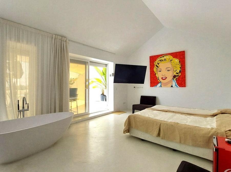 3 sypialnia Penthouse na sprzedaż w Marbella z basenem garażem - 2 300 000 € (Ref: 8440156)