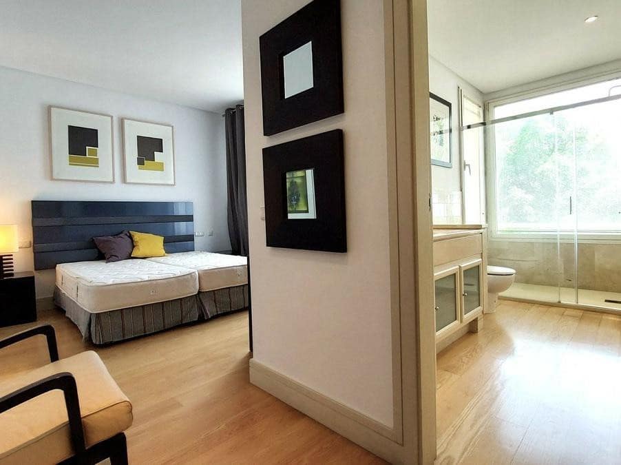 3 sypialnia Penthouse na sprzedaż w Marbella z basenem garażem - 2 300 000 € (Ref: 8440156)