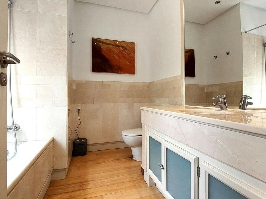 3 sypialnia Penthouse na sprzedaż w Marbella z basenem garażem - 2 300 000 € (Ref: 8440156)