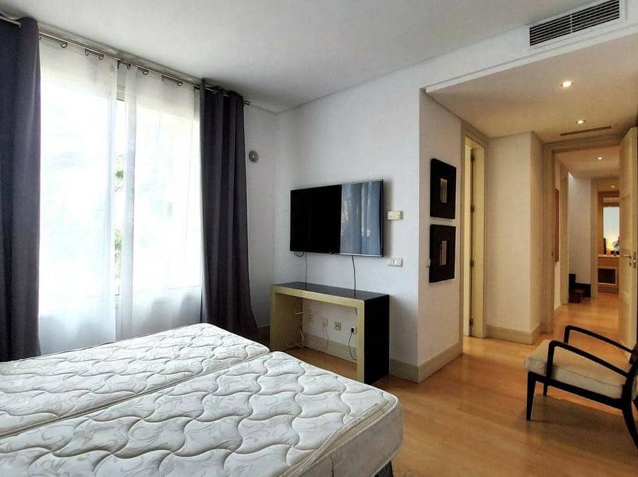 3 sypialnia Penthouse na sprzedaż w Marbella z basenem garażem - 2 300 000 € (Ref: 8440156)