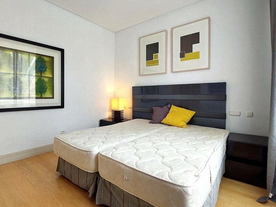 3 sypialnia Penthouse na sprzedaż w Marbella z basenem garażem - 2 300 000 € (Ref: 8440156)