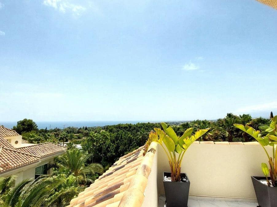 3 sypialnia Penthouse na sprzedaż w Marbella z basenem garażem - 2 300 000 € (Ref: 8440156)