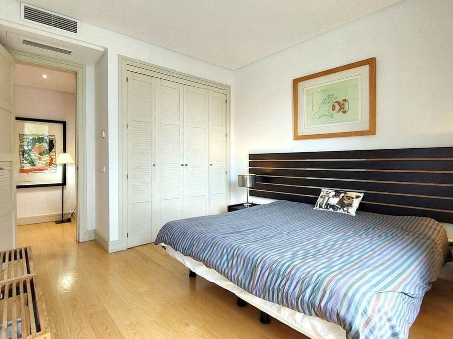 3 sypialnia Penthouse na sprzedaż w Marbella z basenem garażem - 2 300 000 € (Ref: 8440156)