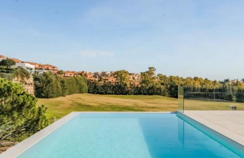 4 soveværelse Villa til leje i Benahavis med swimmingpool garage - € 17.000 (Ref: 8445138)