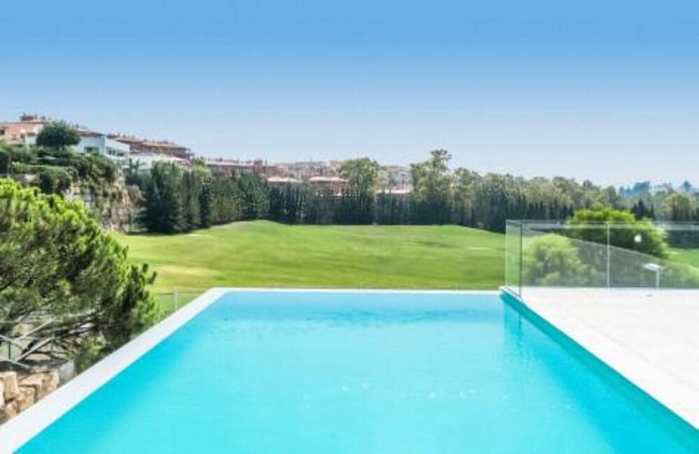 4 soverom Villa til leie i Benahavis med svømmebasseng garasje - € 17 000 (Ref: 8445138)