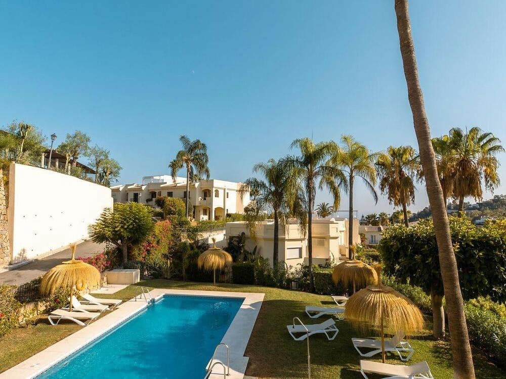3 quarto Penthouse para venda em Benahavis com piscina garagem - 729 000 € (Ref: 8445140)