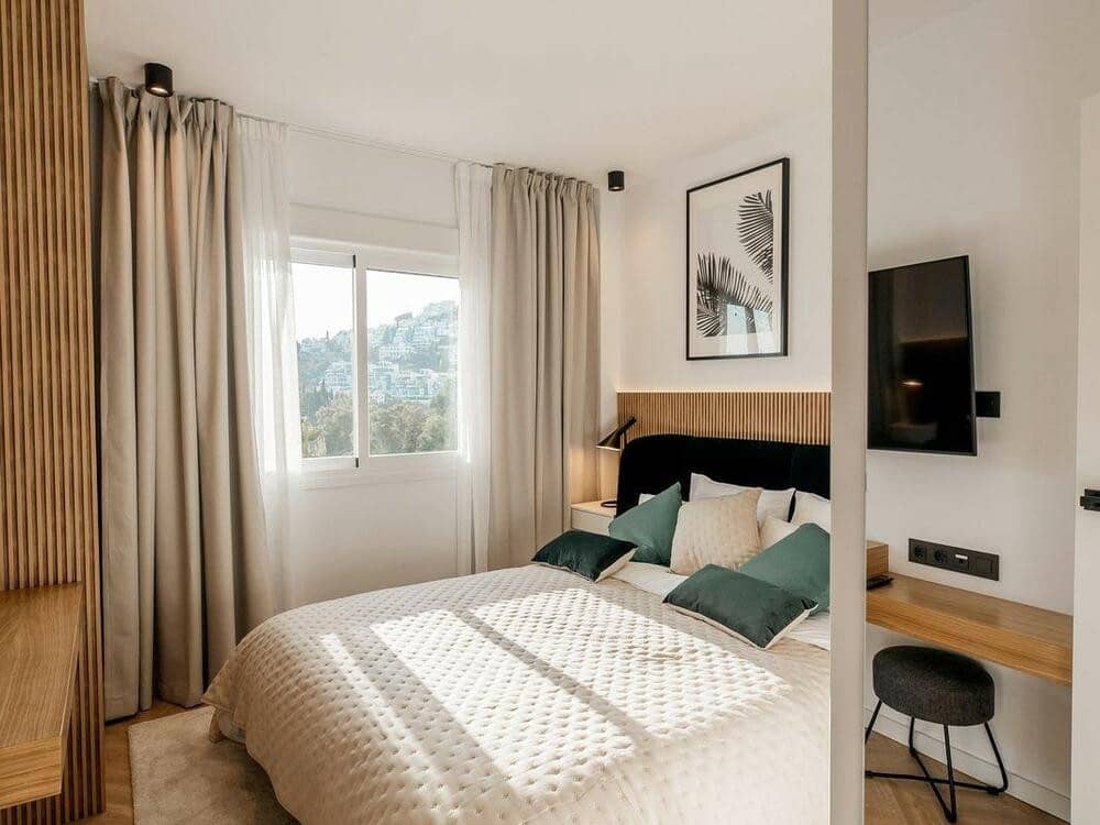 3 quarto Penthouse para venda em Benahavis com piscina garagem - 729 000 € (Ref: 8445140)