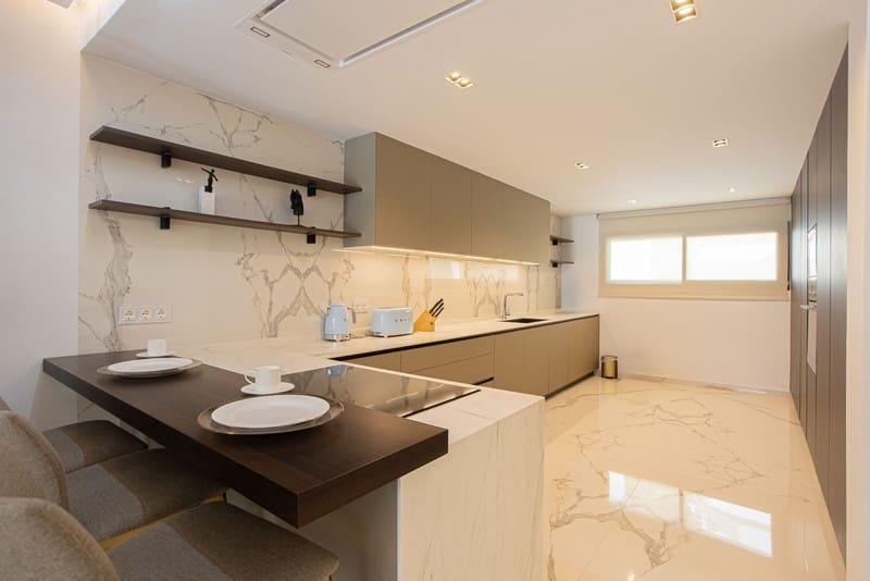 4 soveværelse Byhus til leje i Marbella - € 9.500 (Ref: 8456610)