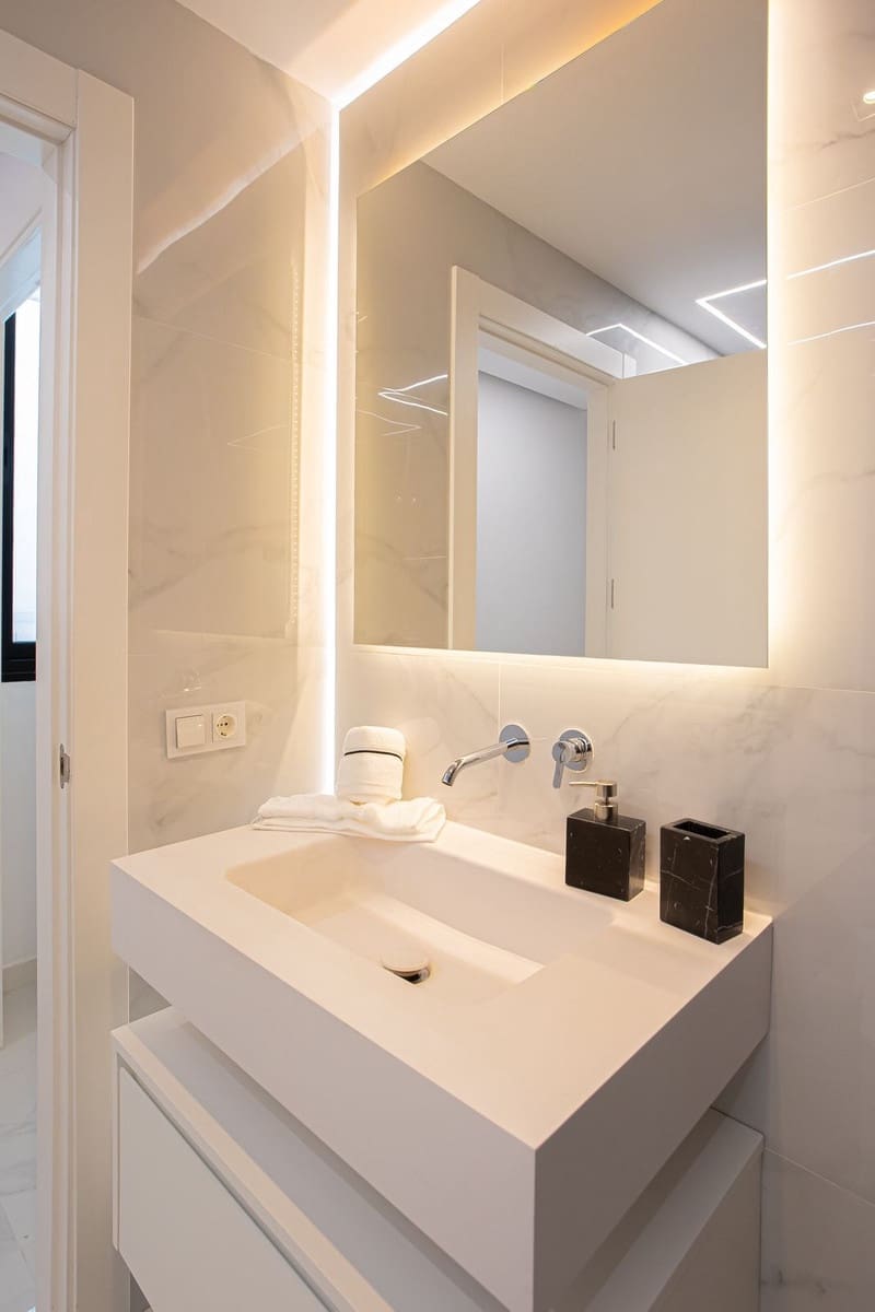 4 soveværelse Byhus til leje i Marbella - € 9.500 (Ref: 8456610)