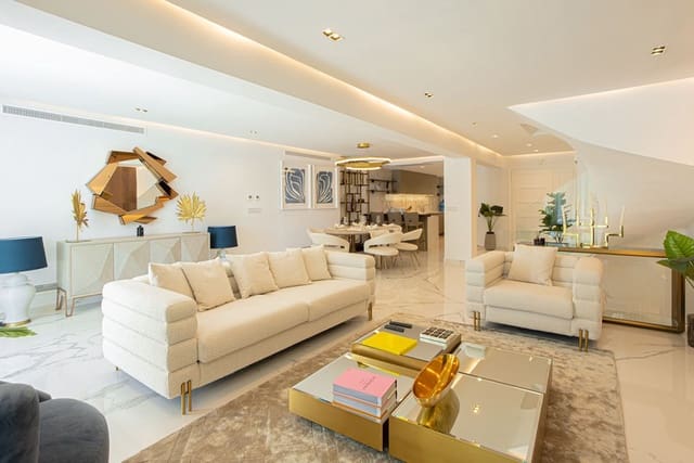 4 quarto Casa em Banda para arrendar em Lomas De Marbella, Marbella com piscina garagem - 8 500 € (Ref: 8456610)