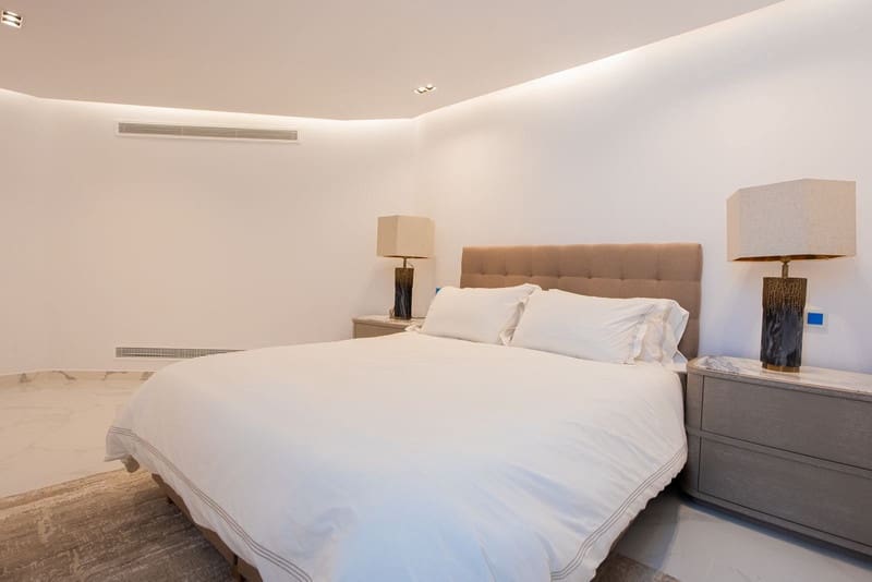 4 bedroom Townhouse for rent in Marbella with pool garage - € 8,500 (Ref: 8456610)