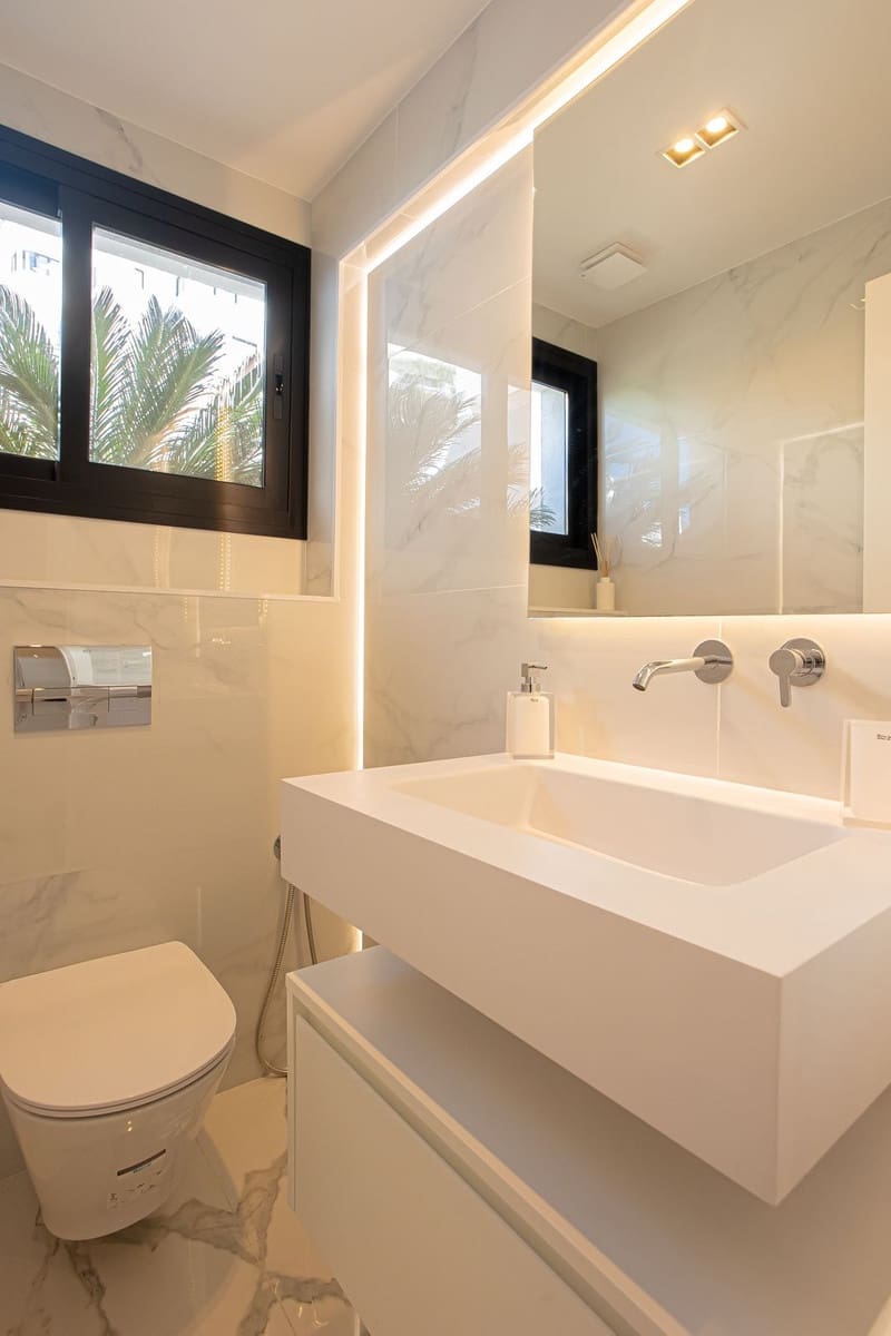 4 bedroom Townhouse for rent in Marbella with pool garage - € 8,500 (Ref: 8456610)
