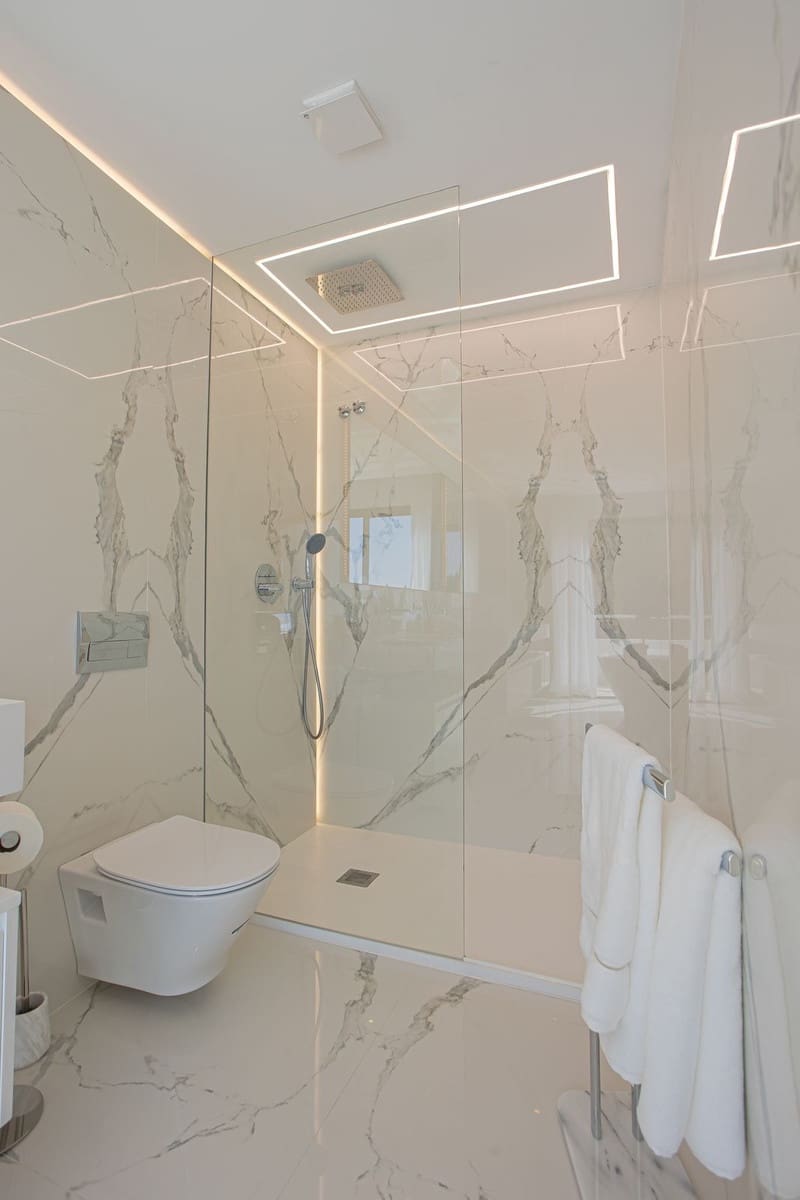 4 bedroom Townhouse for rent in Marbella with pool garage - € 8,500 (Ref: 8456610)