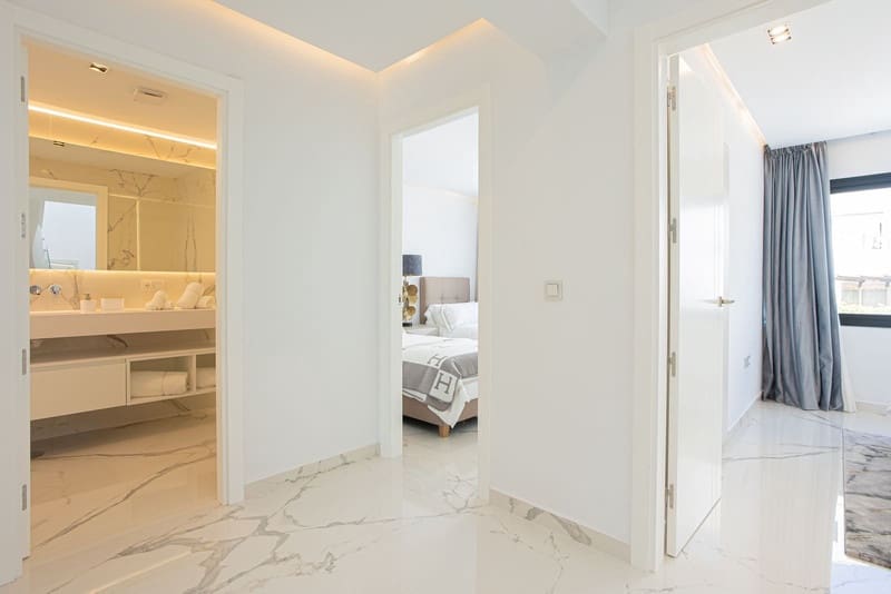 4 bedroom Townhouse for rent in Marbella with pool garage - € 8,500 (Ref: 8456610)