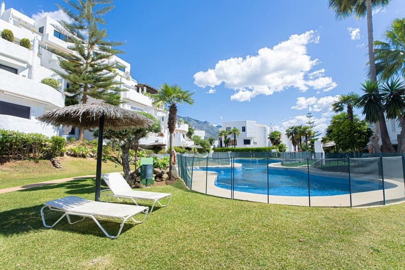 4 bedroom Townhouse for rent in Marbella with pool garage - € 8,500 (Ref: 8456610)