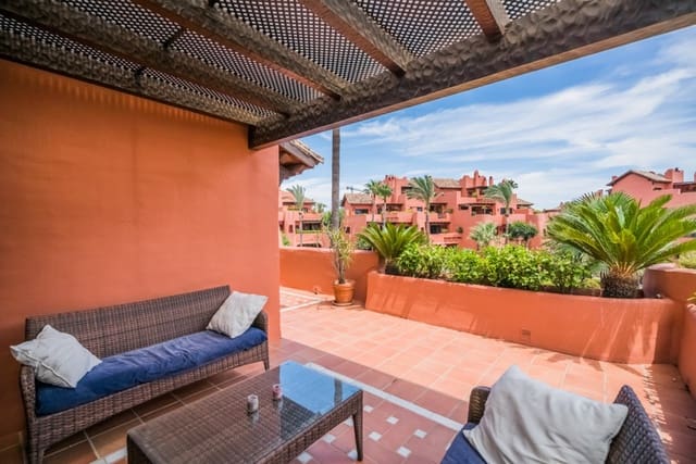 3 bedroom Penthouse for sale in Resinera-Voladilla, Estepona with pool garage - € 1,450,000 (Ref: 8471988)