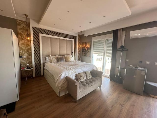 4 quarto Moradia Geminada para venda em Casco Antiguo, Marbella com piscina garagem - 1 250 000 € (Ref: 8473429)