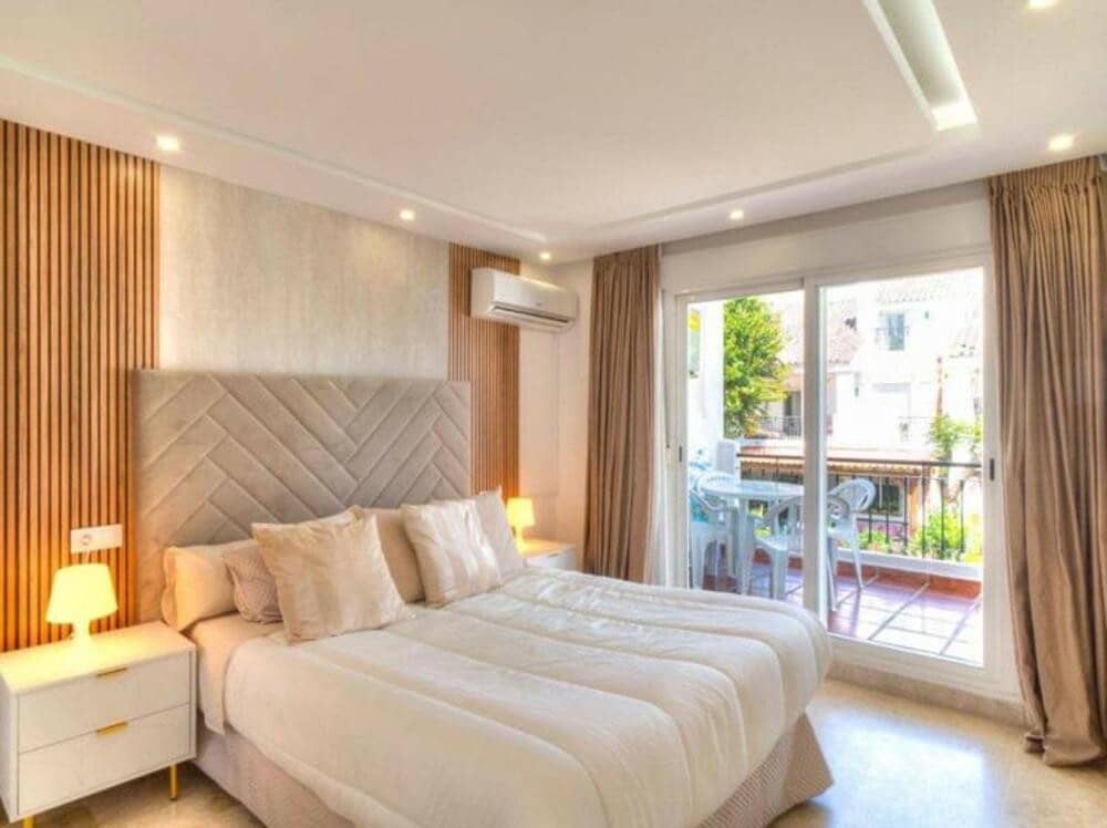 4 soveværelse Byhus til leje i Marbella med swimmingpool garage - € 4.000 (Ref: 8473430)