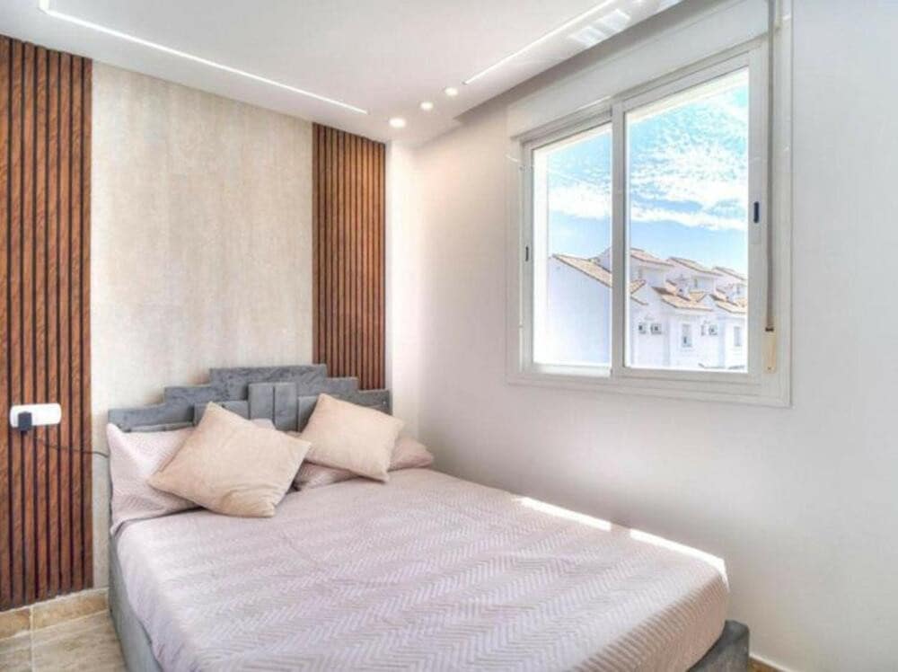 4 soveværelse Byhus til leje i Marbella med swimmingpool garage - € 4.000 (Ref: 8473430)