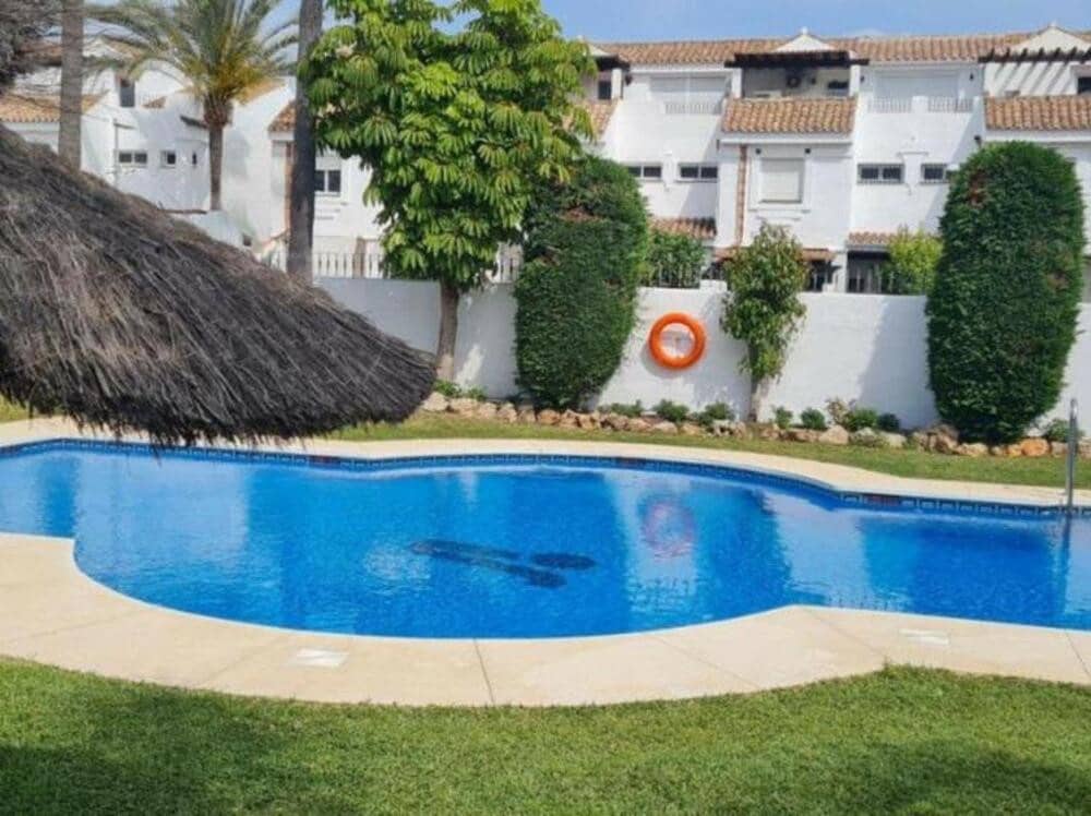 4 soveværelse Byhus til leje i Marbella med swimmingpool garage - € 4.000 (Ref: 8473430)