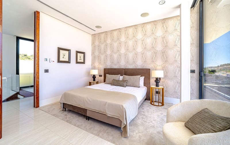 6 soveværelse Villa til leje i Nueva Andalucia med swimmingpool garage - € 21.000 (Ref: 8481755)