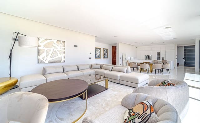 6 sypialnia Willa do wynajęcia w Nueva Andalucía Centro, Marbella z basenem garażem - 21 000 € (Ref: 8481755)