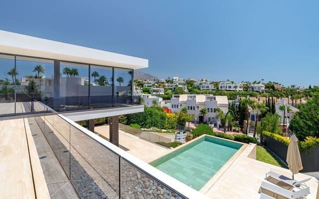 6 sypialnia Willa do wynajęcia w Nueva Andalucía Centro, Marbella z basenem garażem - 21 000 € (Ref: 8481755)
