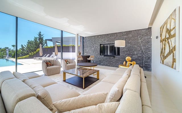 6 sypialnia Willa do wynajęcia w Nueva Andalucía Centro, Marbella z basenem garażem - 21 000 € (Ref: 8481755)